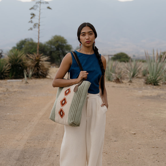 Primavera Wool Bucket Tote–Leather Strap