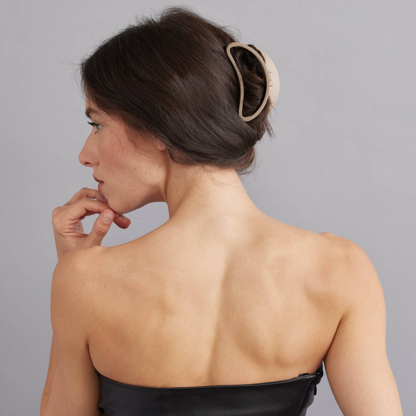 Bean shaped claw Casual design style clip