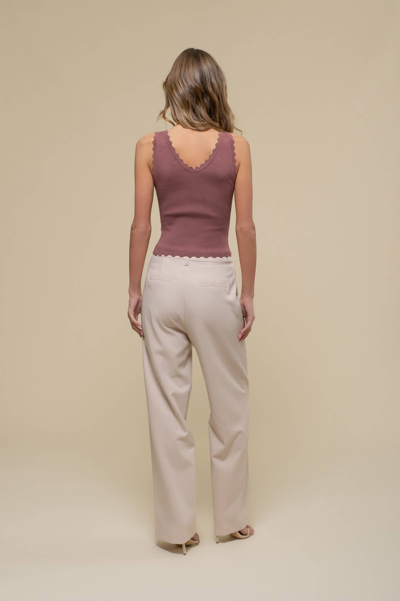 Scallop Edge Sleeveless Top Brown