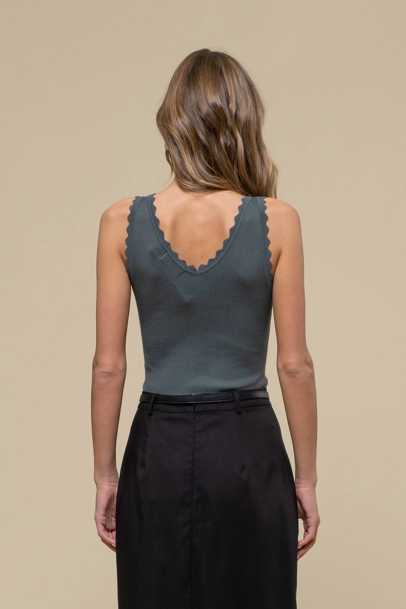 Scallop Edge Sleeveless Top Brown
