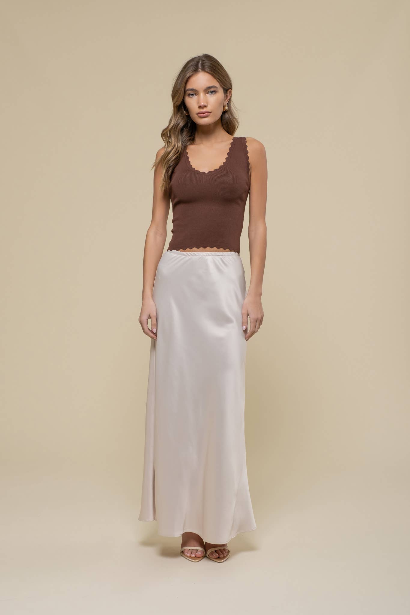 Scallop Edge Sleeveless Top Brown