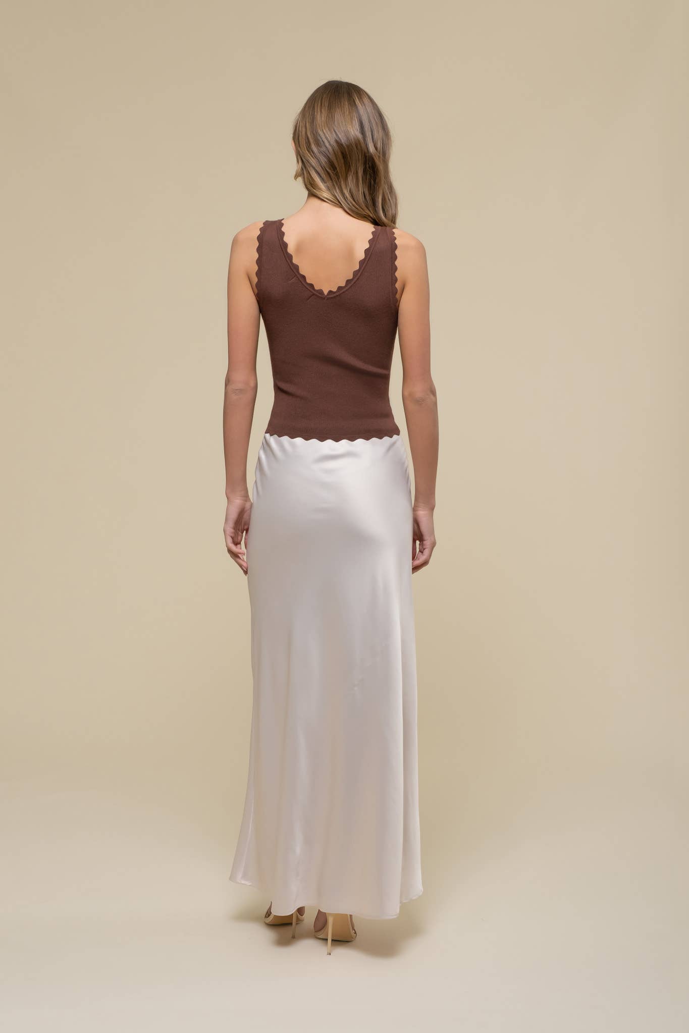 Scallop Edge Sleeveless Top Brown