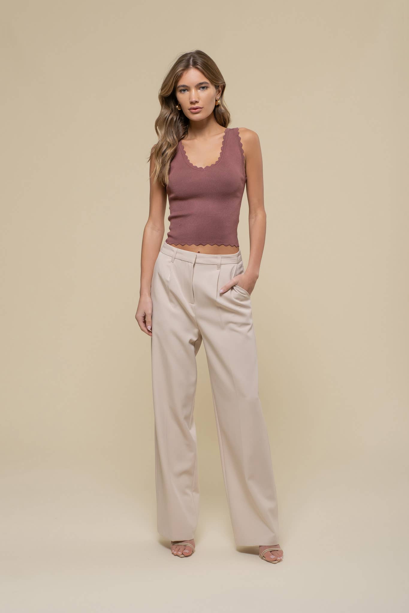 Scallop Edge Sleeveless Top Brown