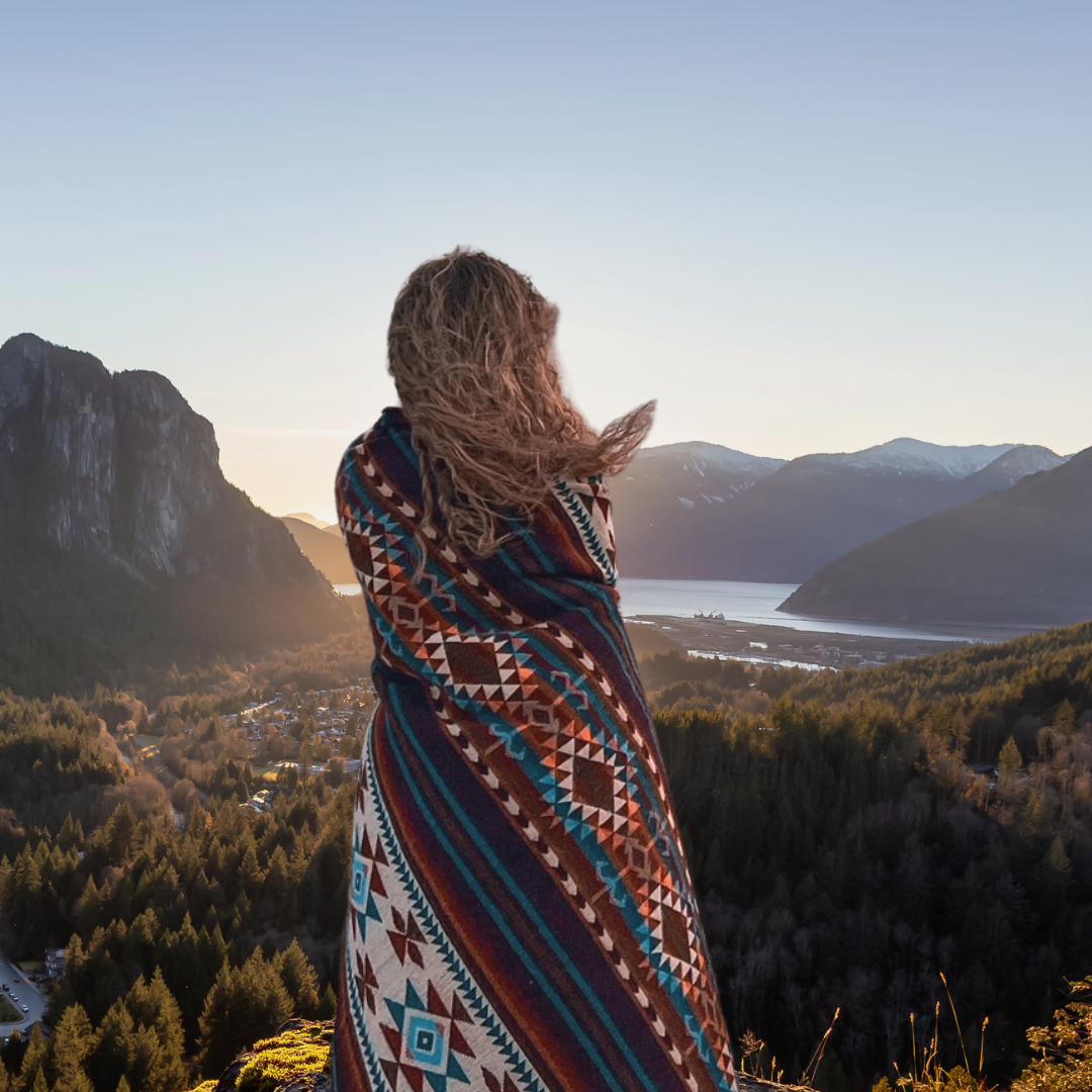 Pinllo - Red Native Blanket