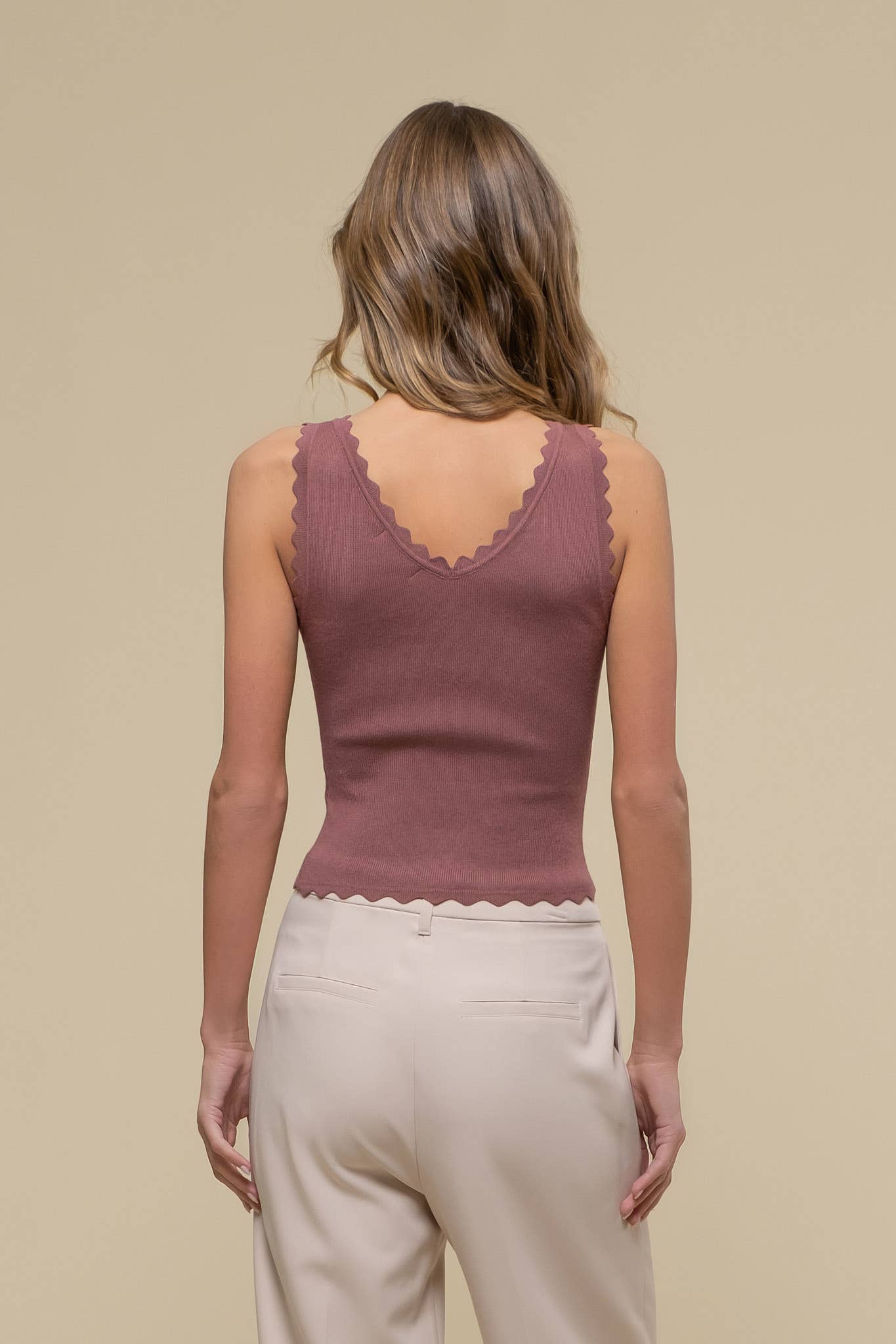 Scallop Edge Sleeveless Top Brown