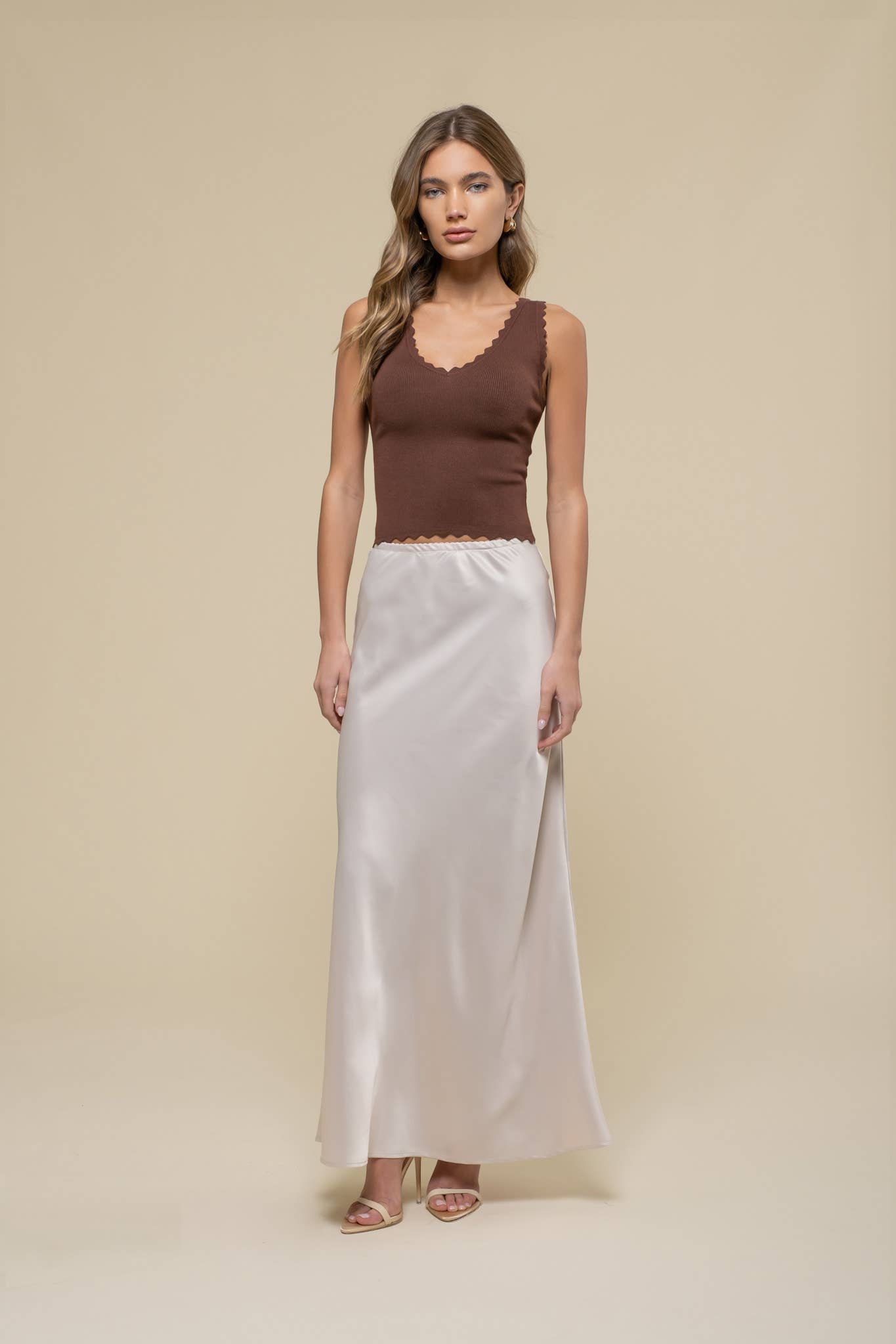 Scallop Edge Sleeveless Top Brown