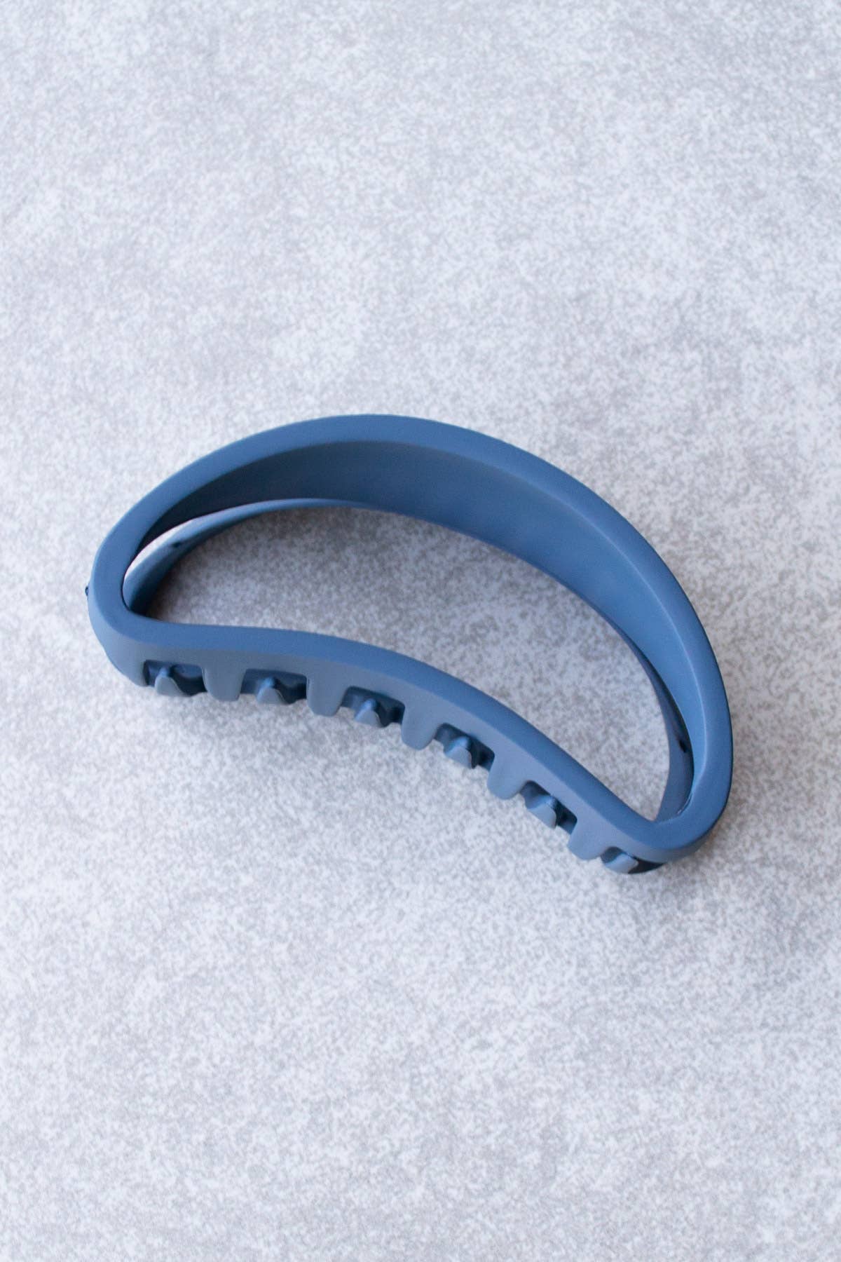 Bean shaped claw Casual design style clip