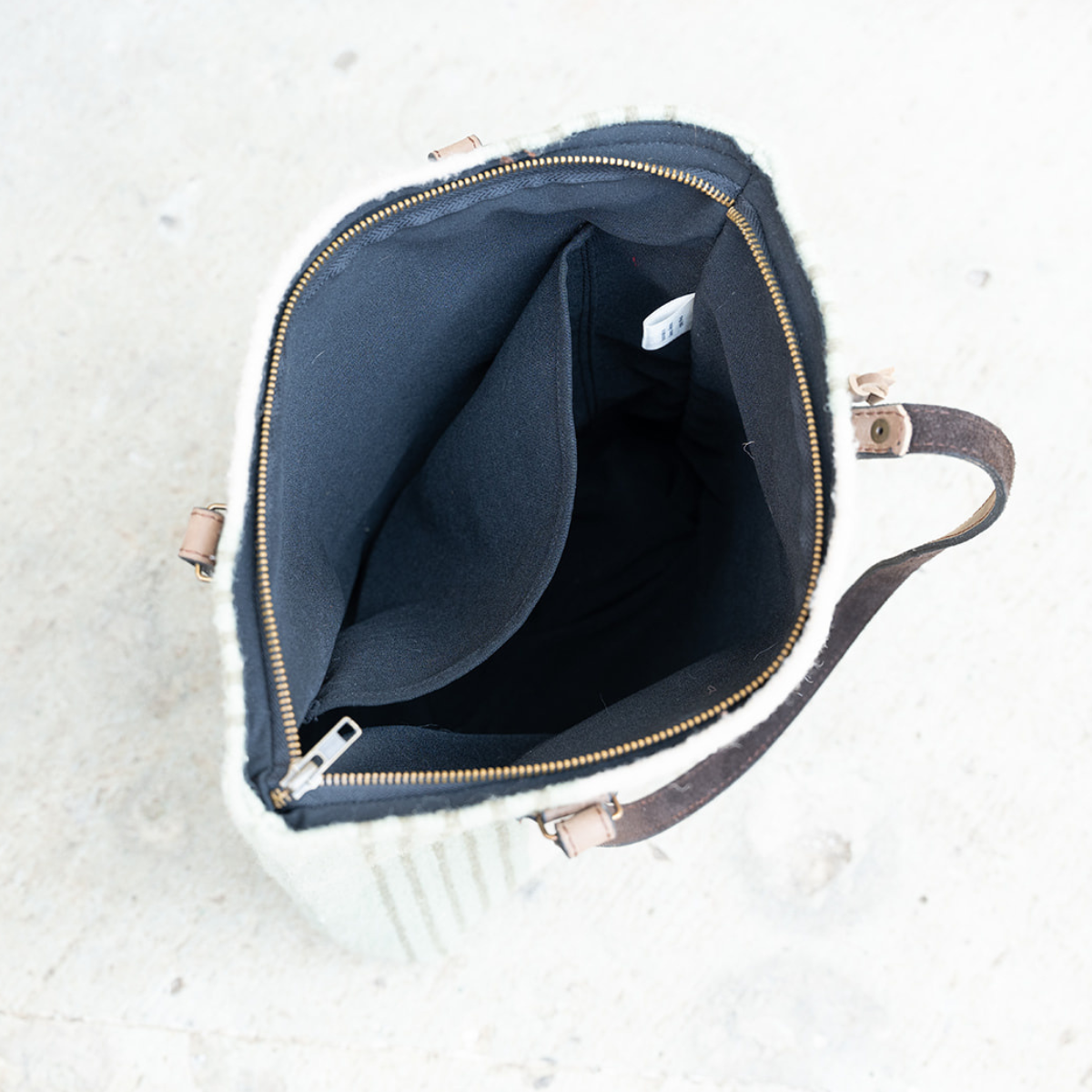 Primavera Wool Bucket Tote–Leather Strap