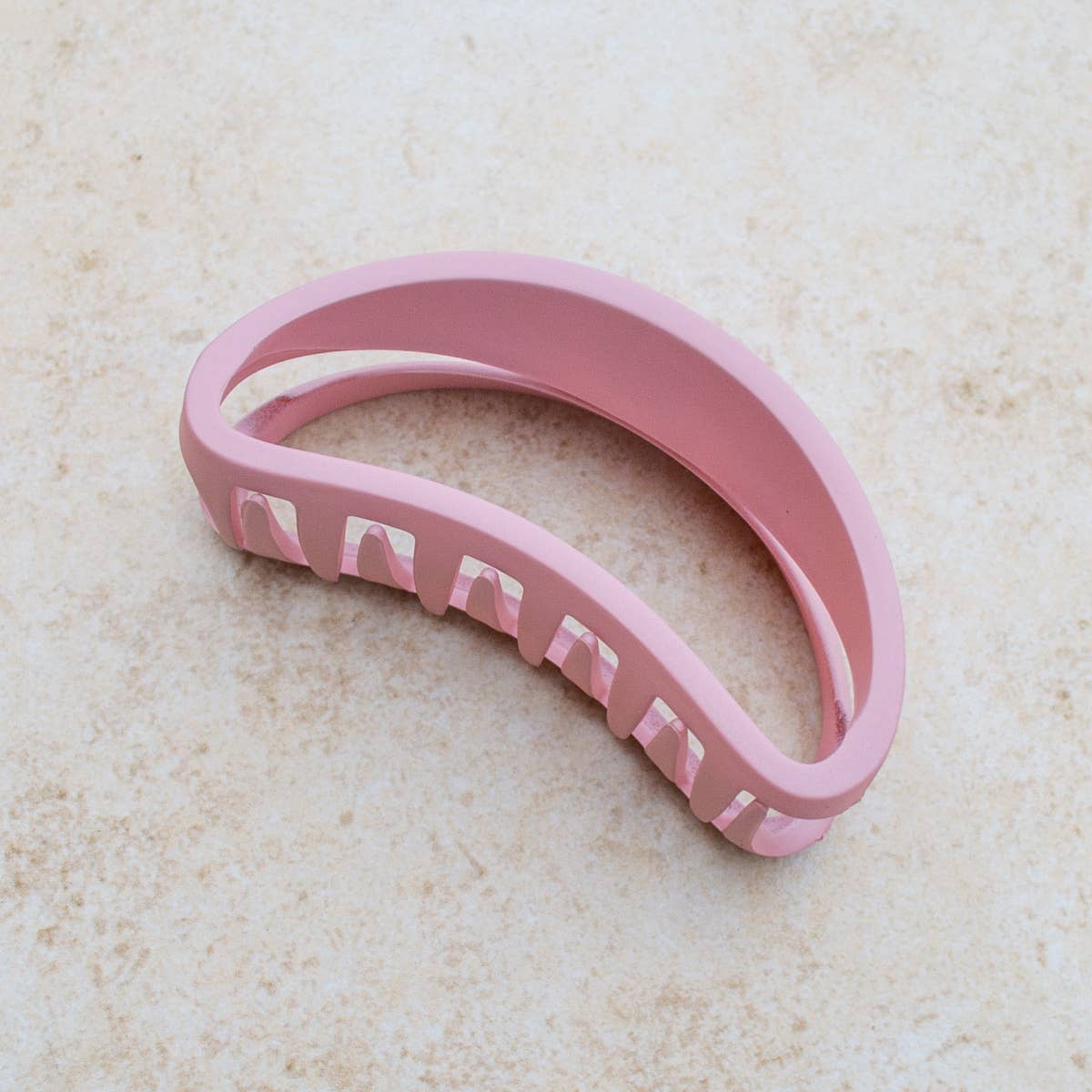 Bean shaped claw Casual design style clip