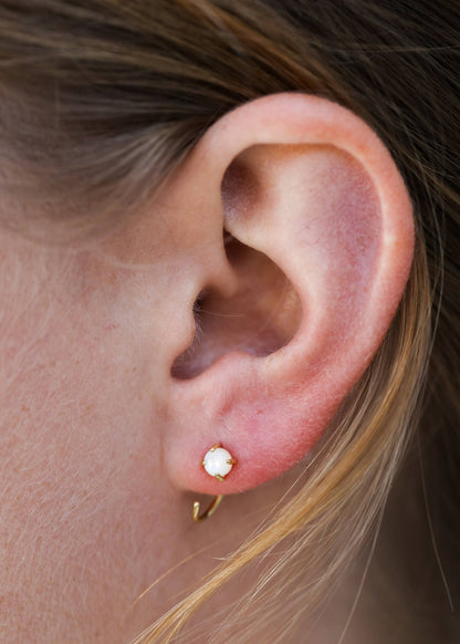 Huggies - Mother of Pearl - Earrings