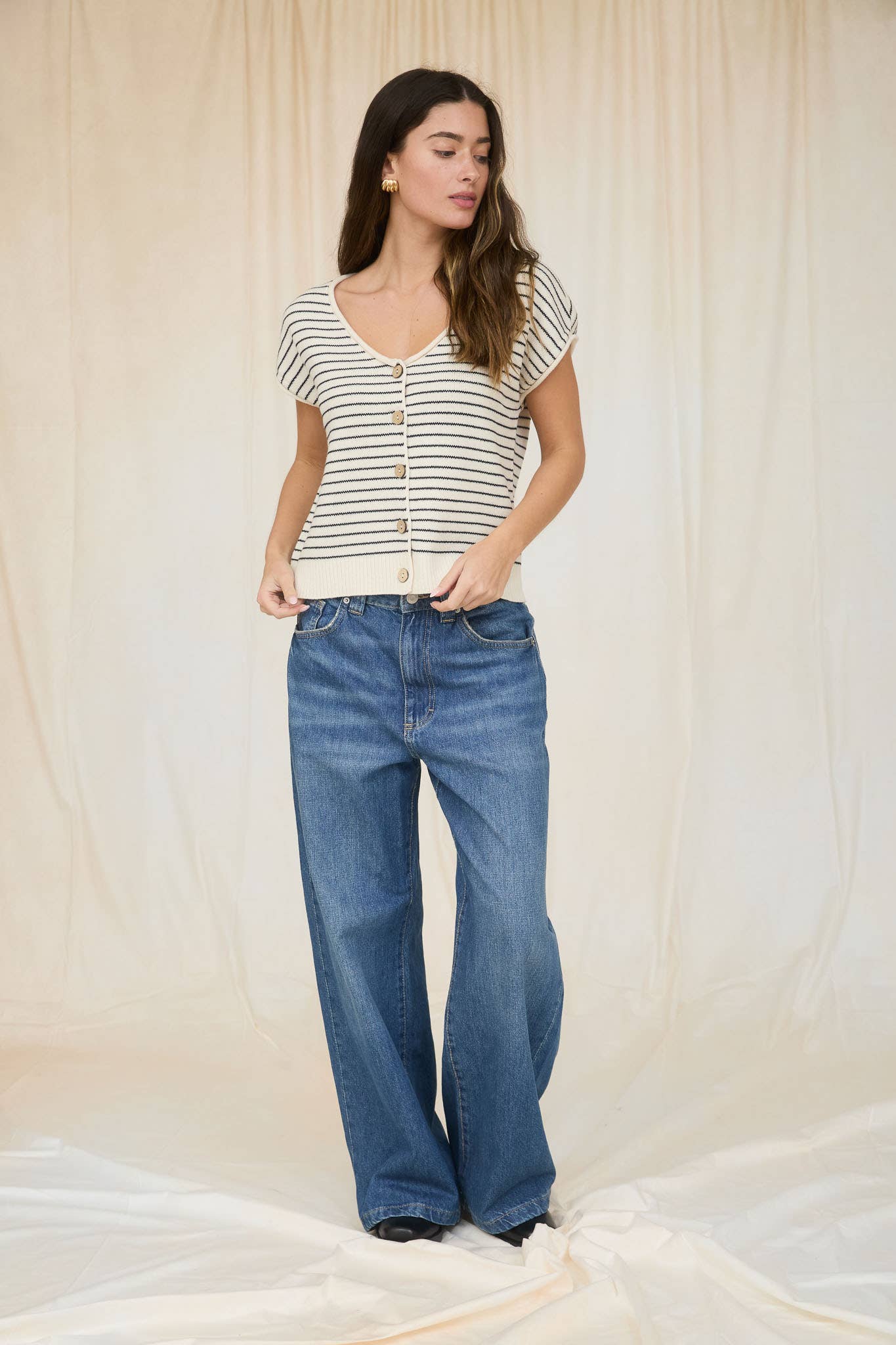 Scoop Neck Short Sleeve Cardi