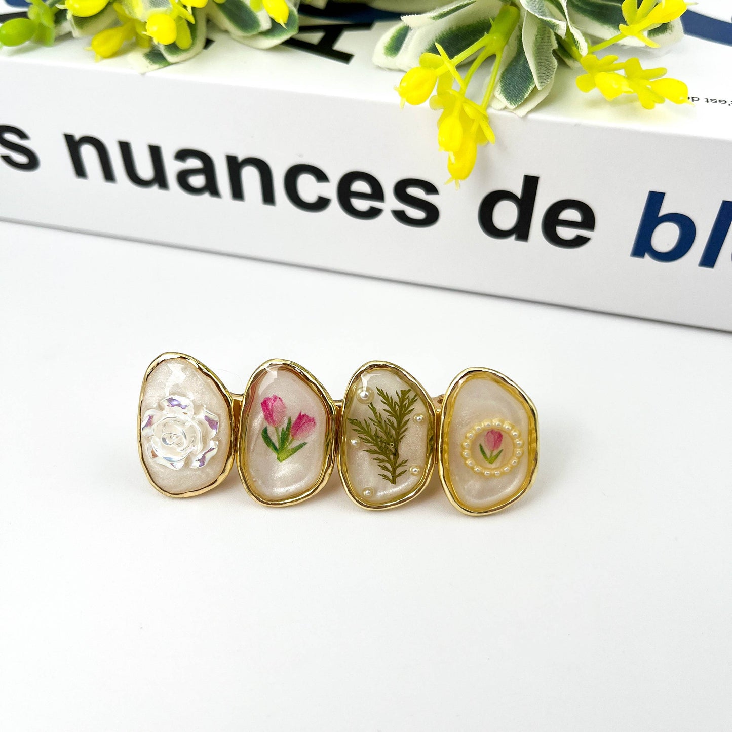 Retro Flower Duckbill Clip