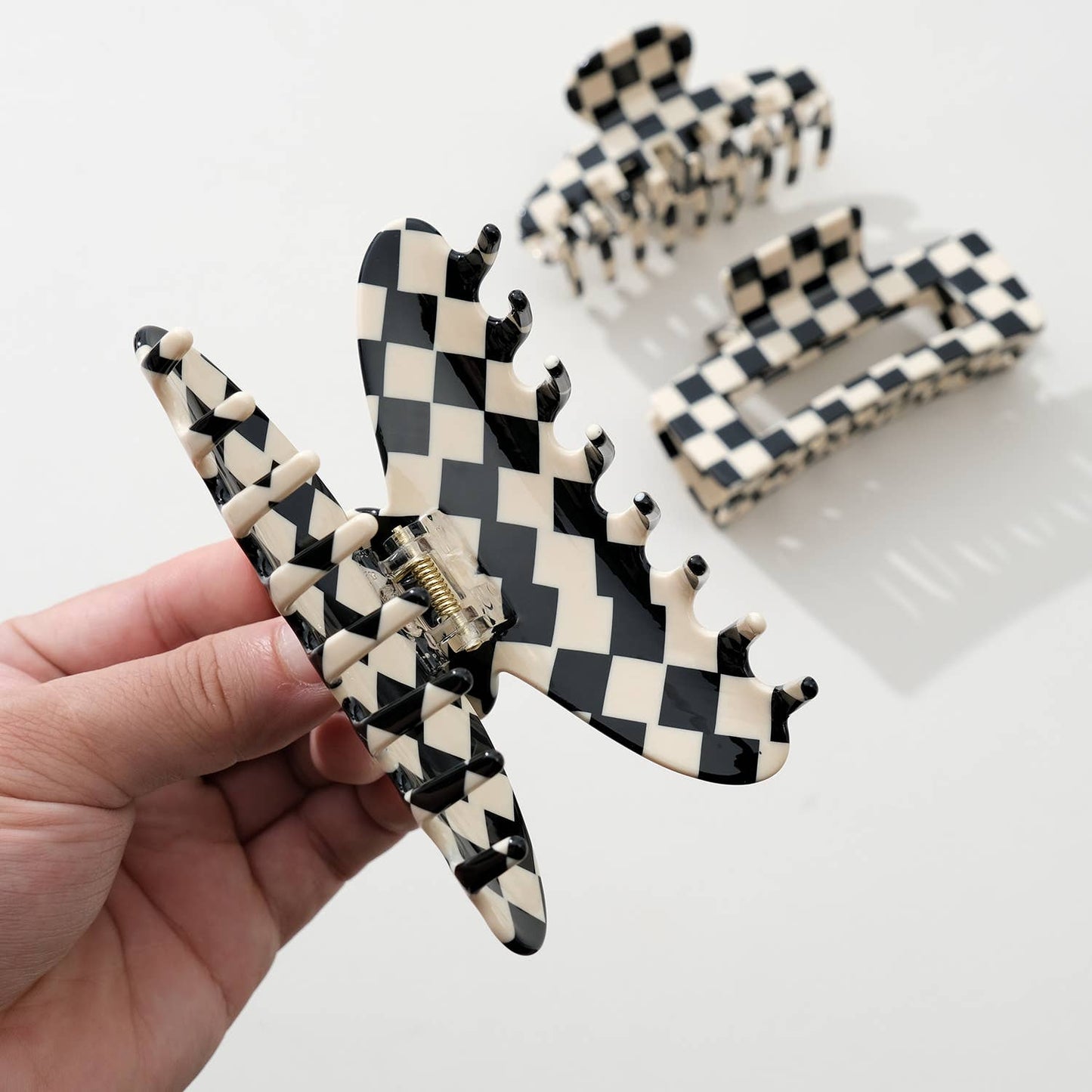 Checkmate Large - Assorted Claw Clips