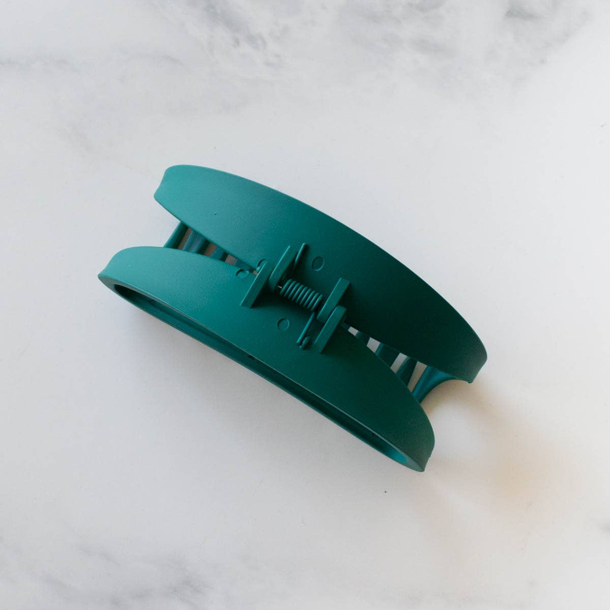 Bean shaped claw Casual design style clip
